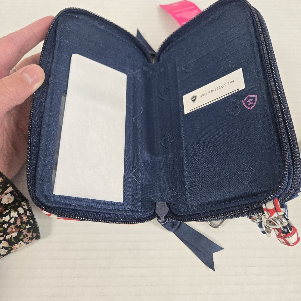 Vera Bradley | RFID All in One Crossbody | Red, White, and Blossoms - Picture 4 of 11